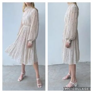 Oak + Fort Long Sleeve Pleated Floral Dress - Moonbeam Title Print